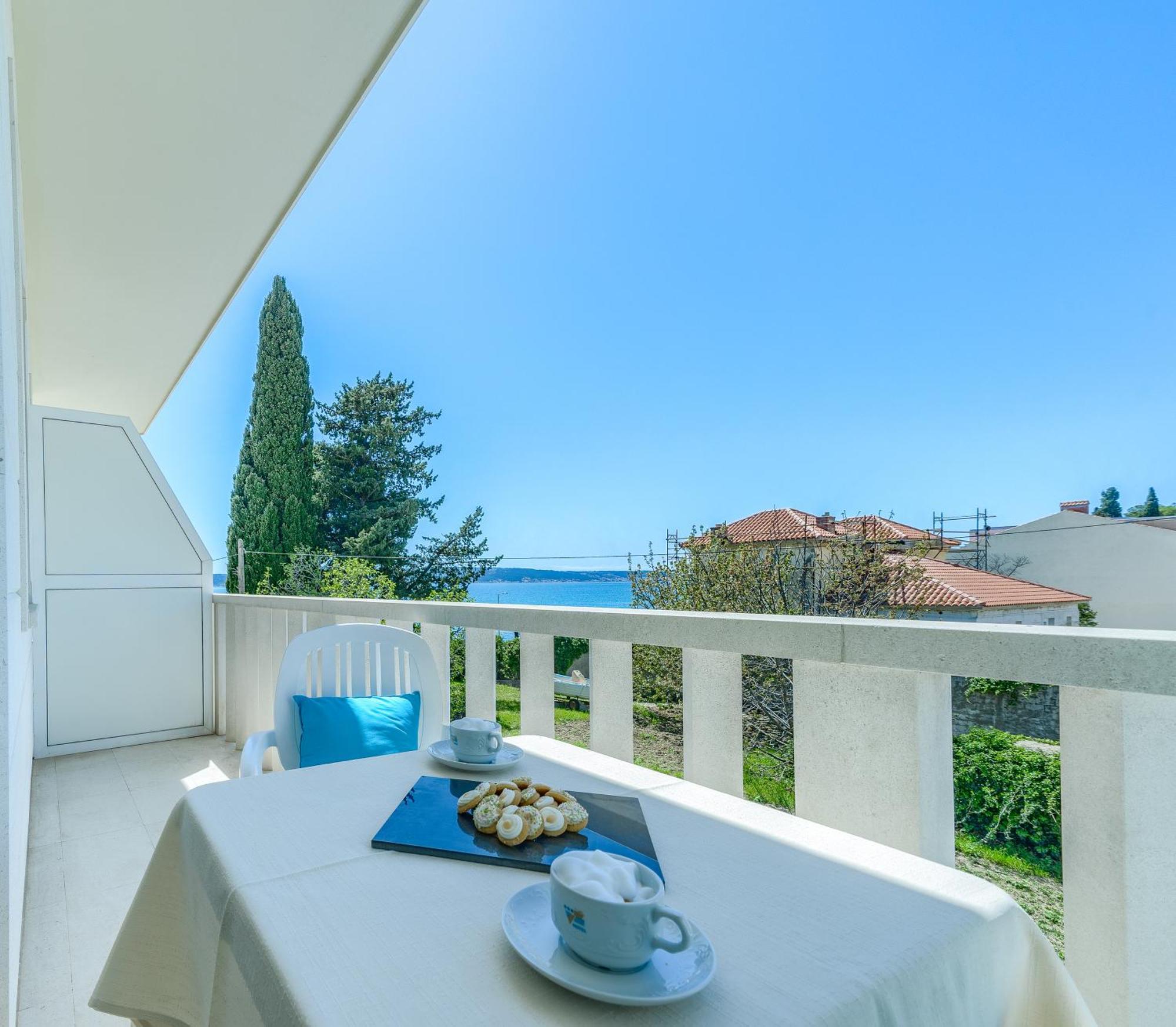 Riva With Swimming Pool