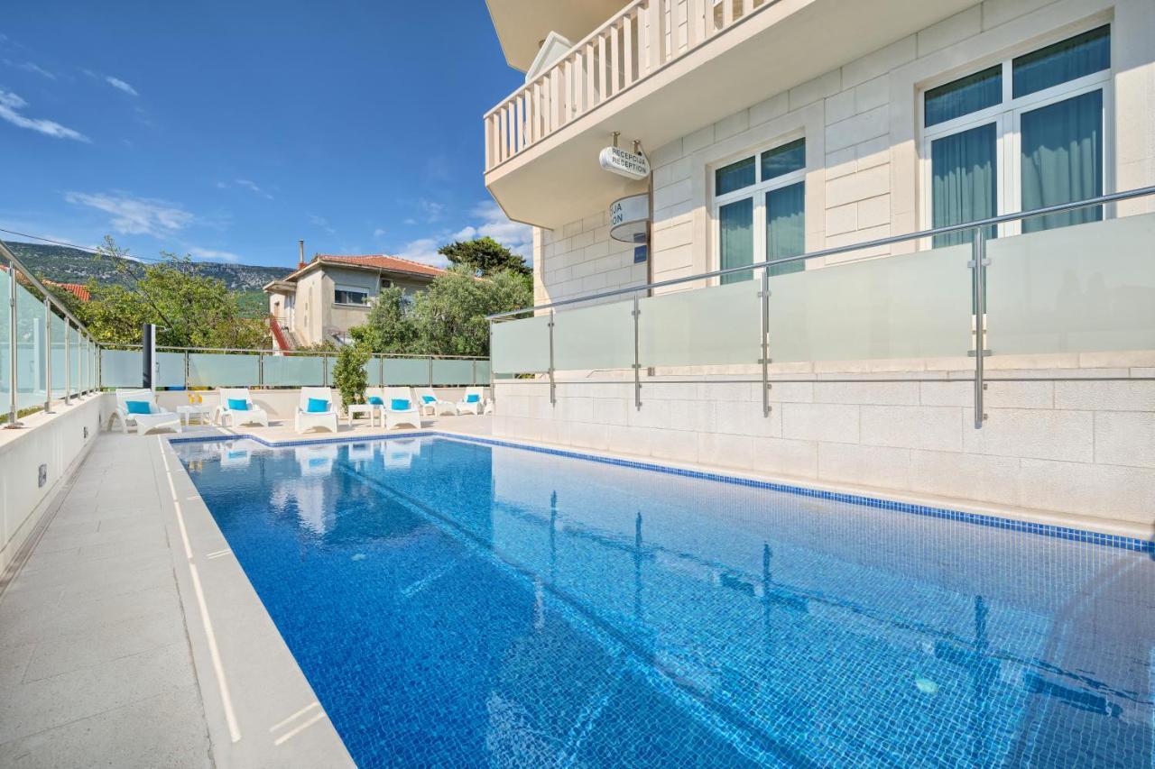 Hotel Riva With Swimming Pool 4*