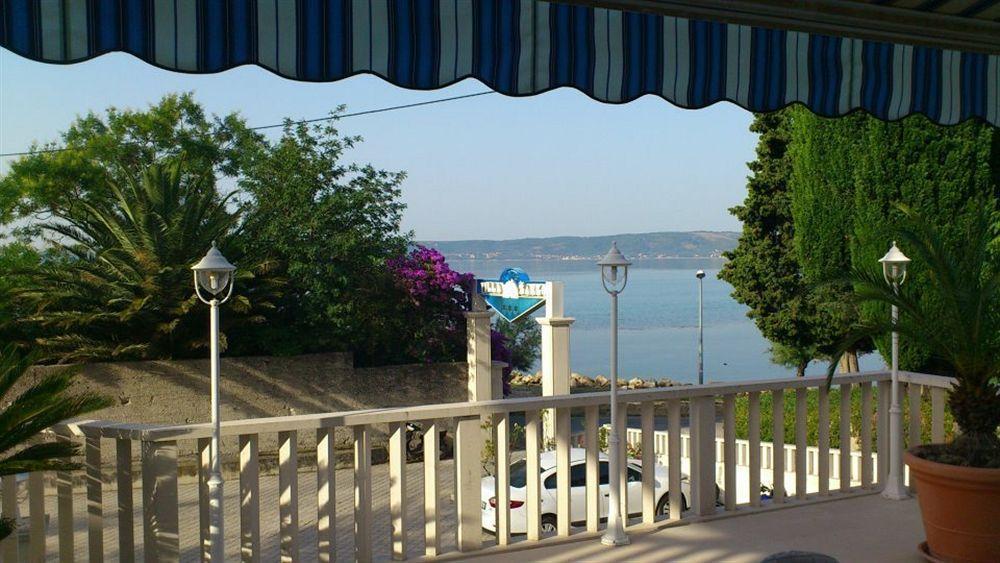 Riva With Swimming Pool Kaštela