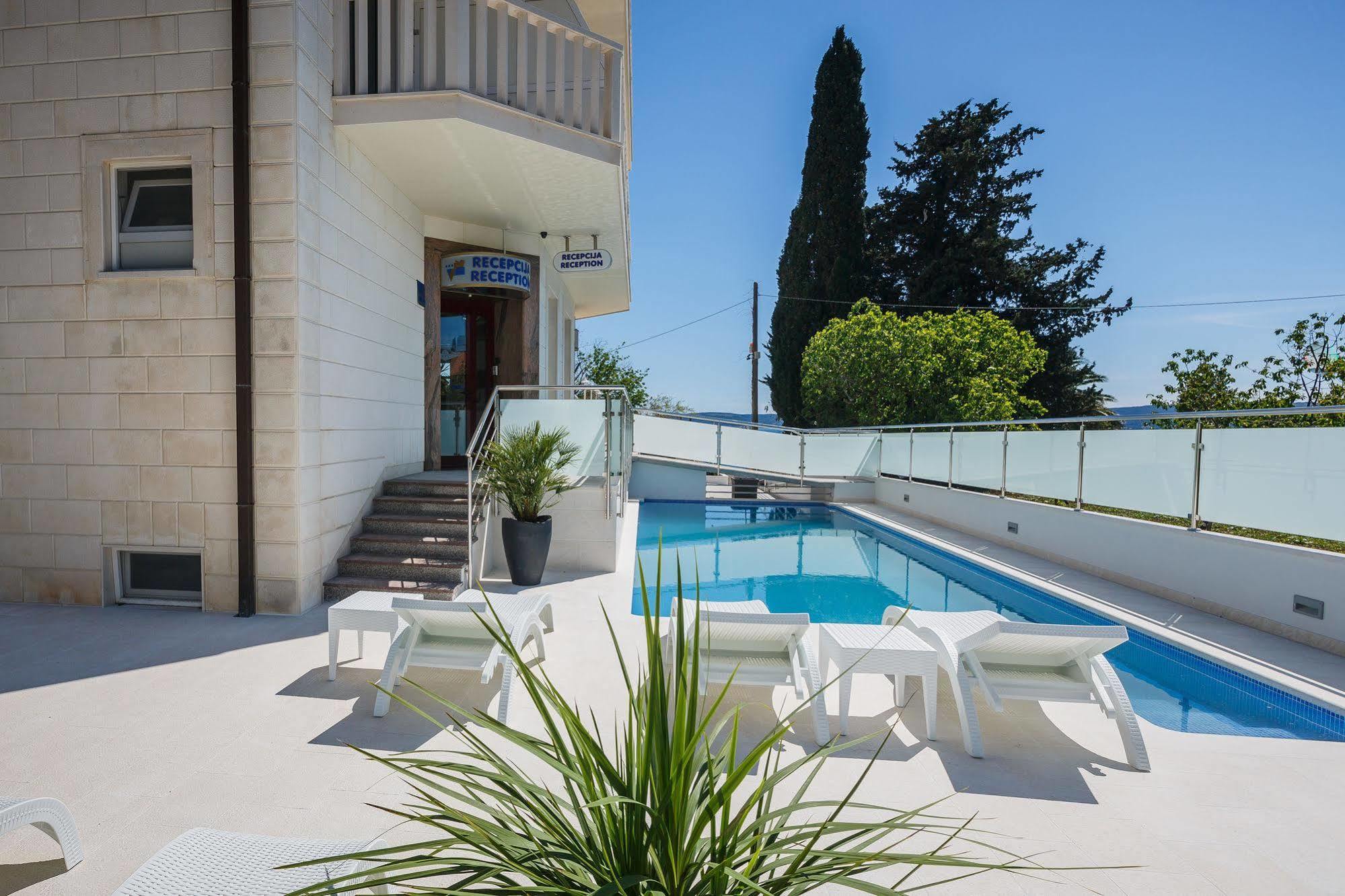 Hotel Riva With Swimming Pool Kaštela