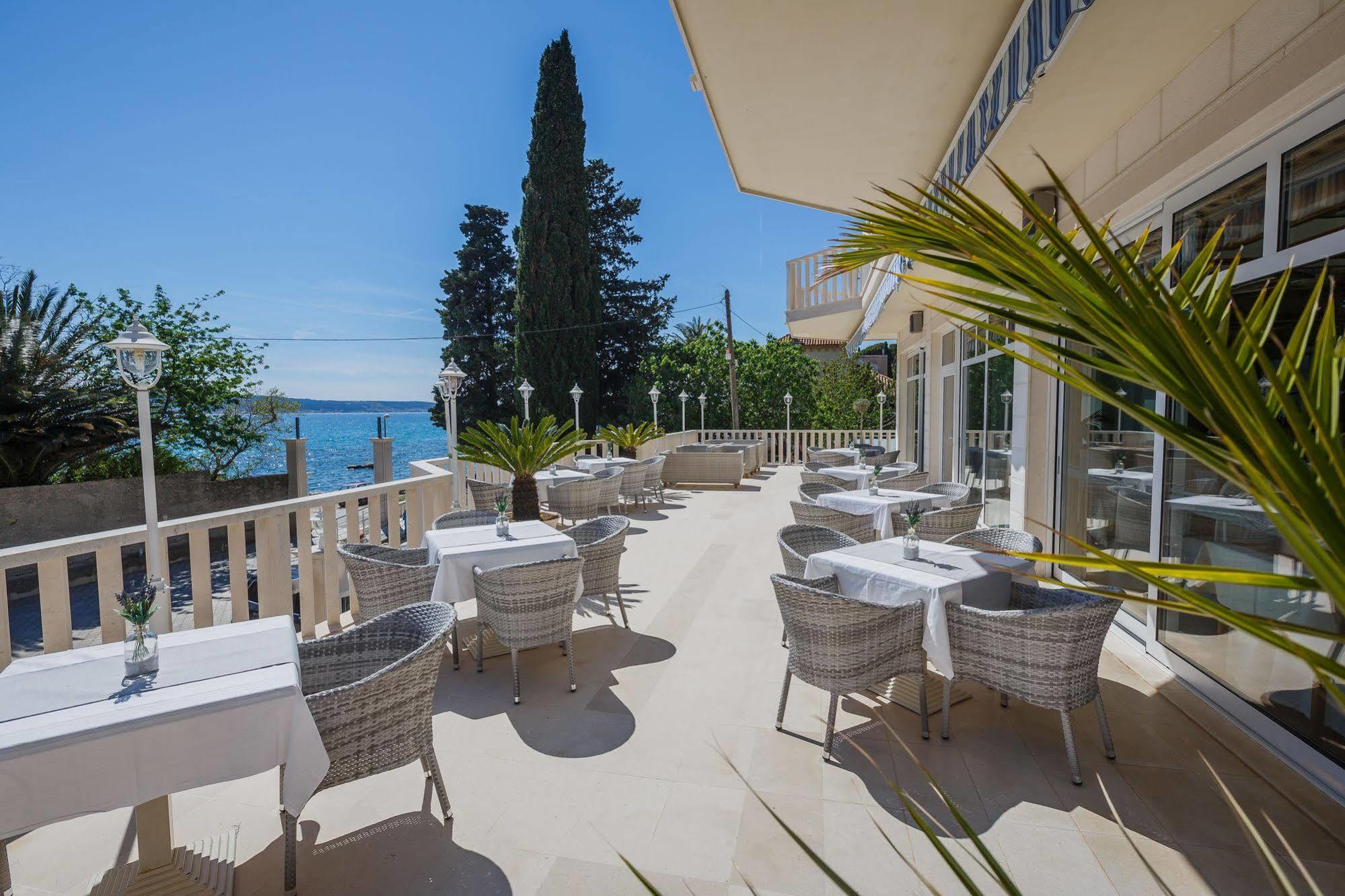 Riva With Swimming Pool 4*