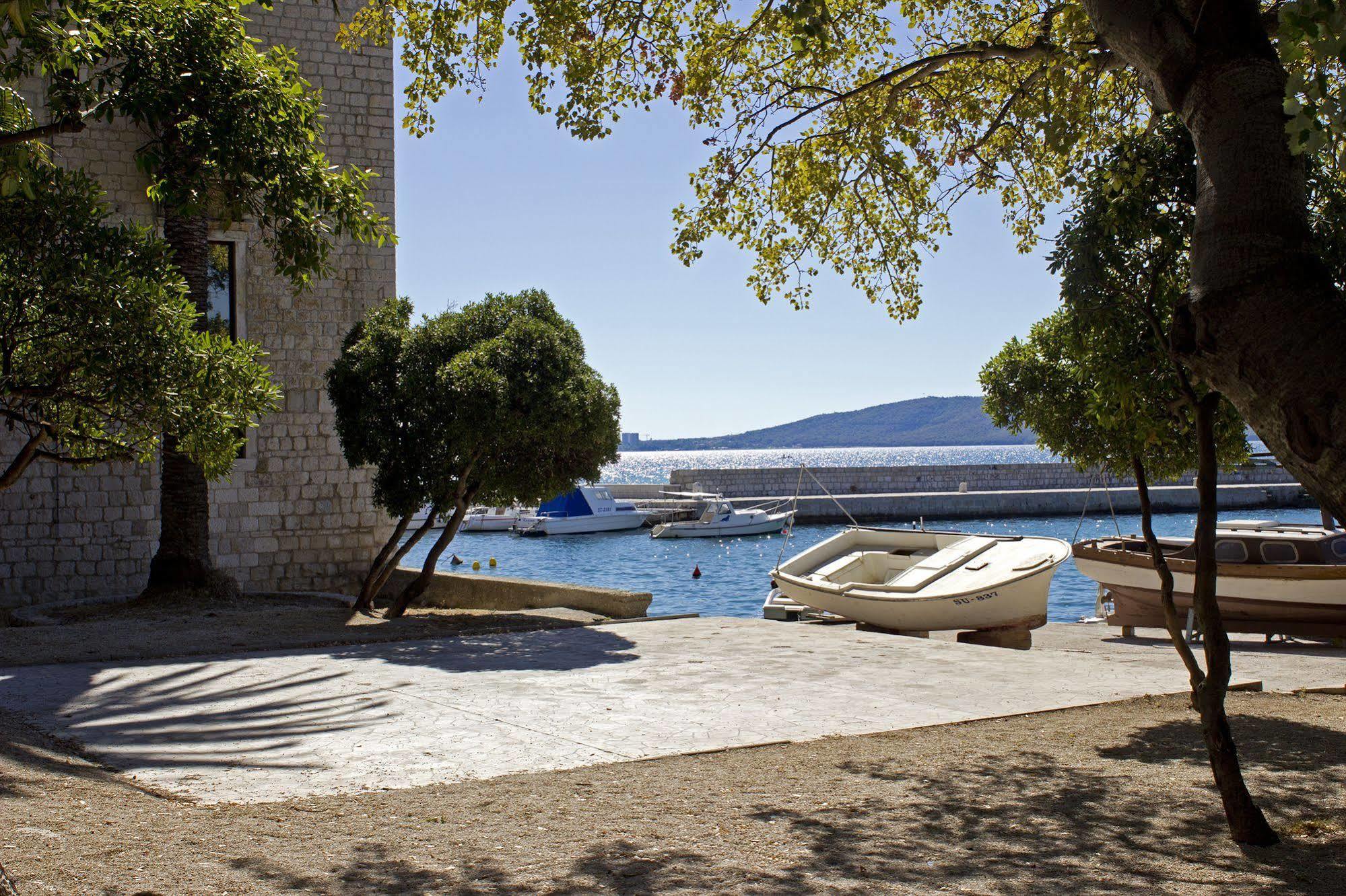 Riva With Swimming Pool Hotel 4*